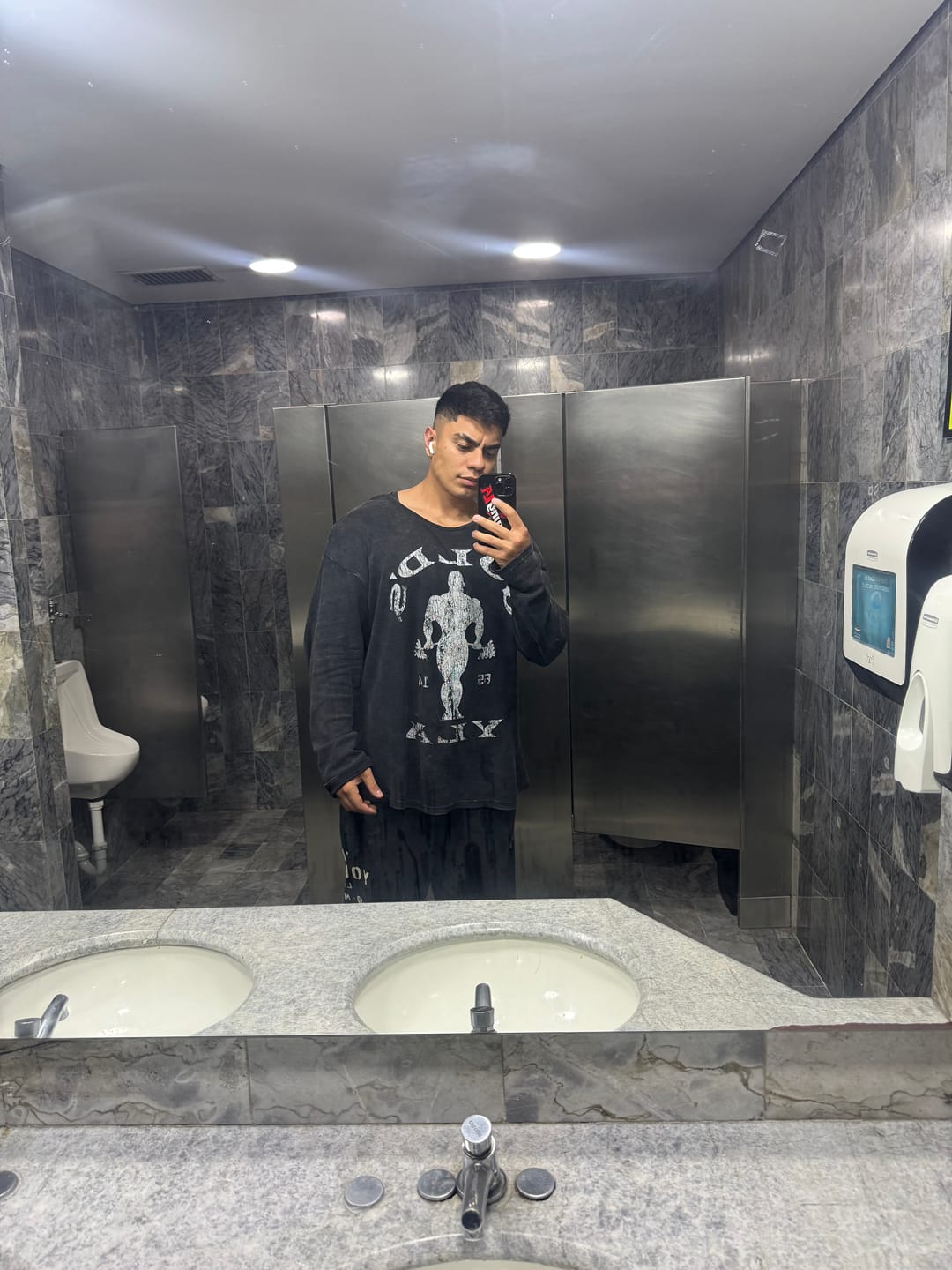 Customer photo review of 8047 - Gold's Gym Thermal Longsleeves