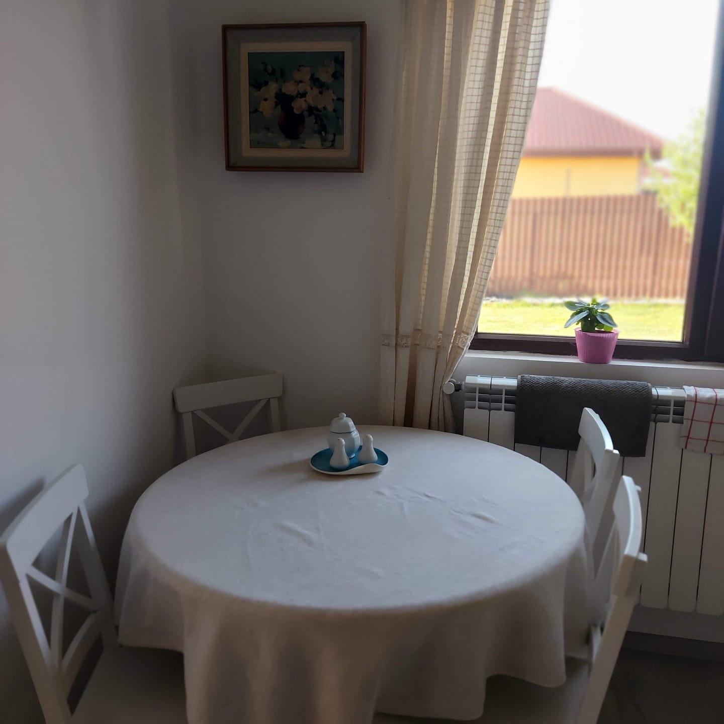 Customer photo review of Masa extensibila OLIVIA, alb, 106/141X106X76 cm