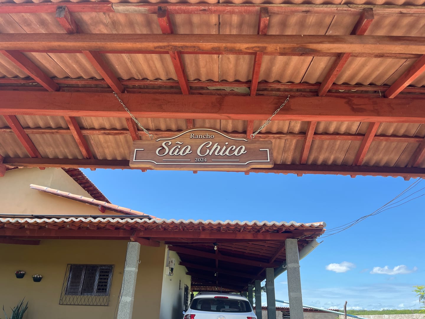 Customer photo review of Placa Sobrenome e Endereço