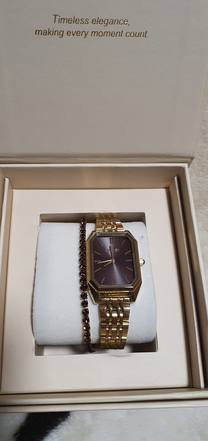 Customer photo review of Isabell Gold Burgundy