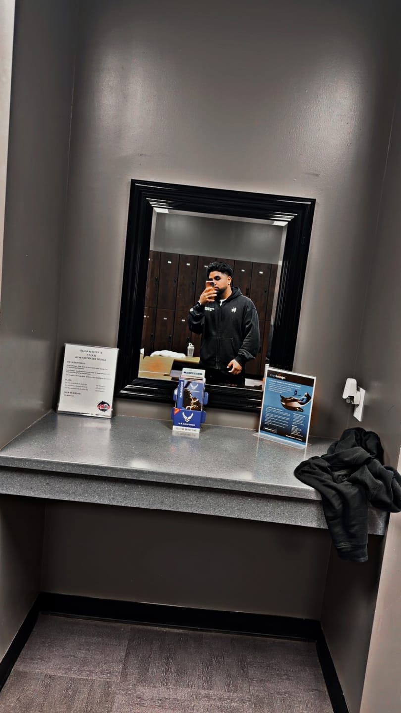Customer photo review of 5162 - Golds Gym Throwback Zip-ups