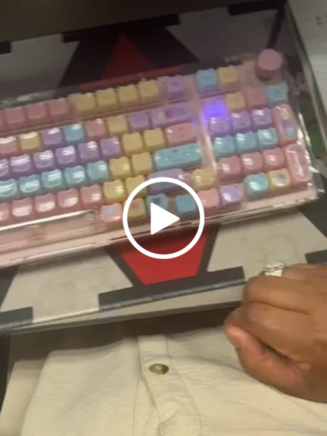 Customer video review of KiiBOOM Meow Pudding PC Keycap Set