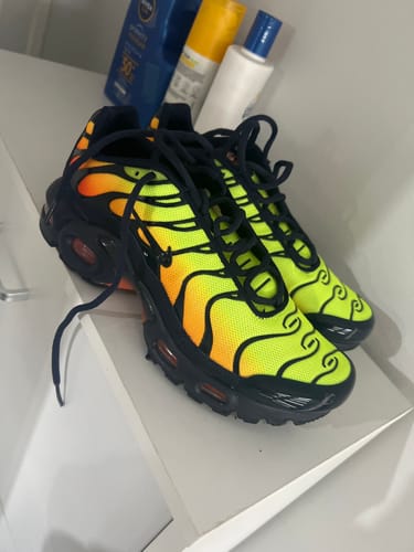 Customer photo review of Nike Air Max Plus TN GS Lemon Venom