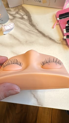 Customer photo review of Wimpernverlängerung Schulung online  1:1 + Volumen  2 Zertifikate und Starter Set