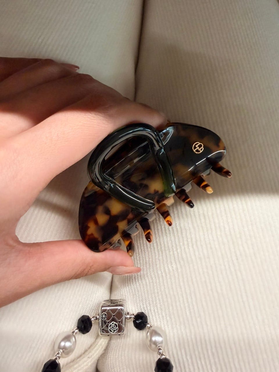 Customer photo review of Bonnie Large Hair Claw