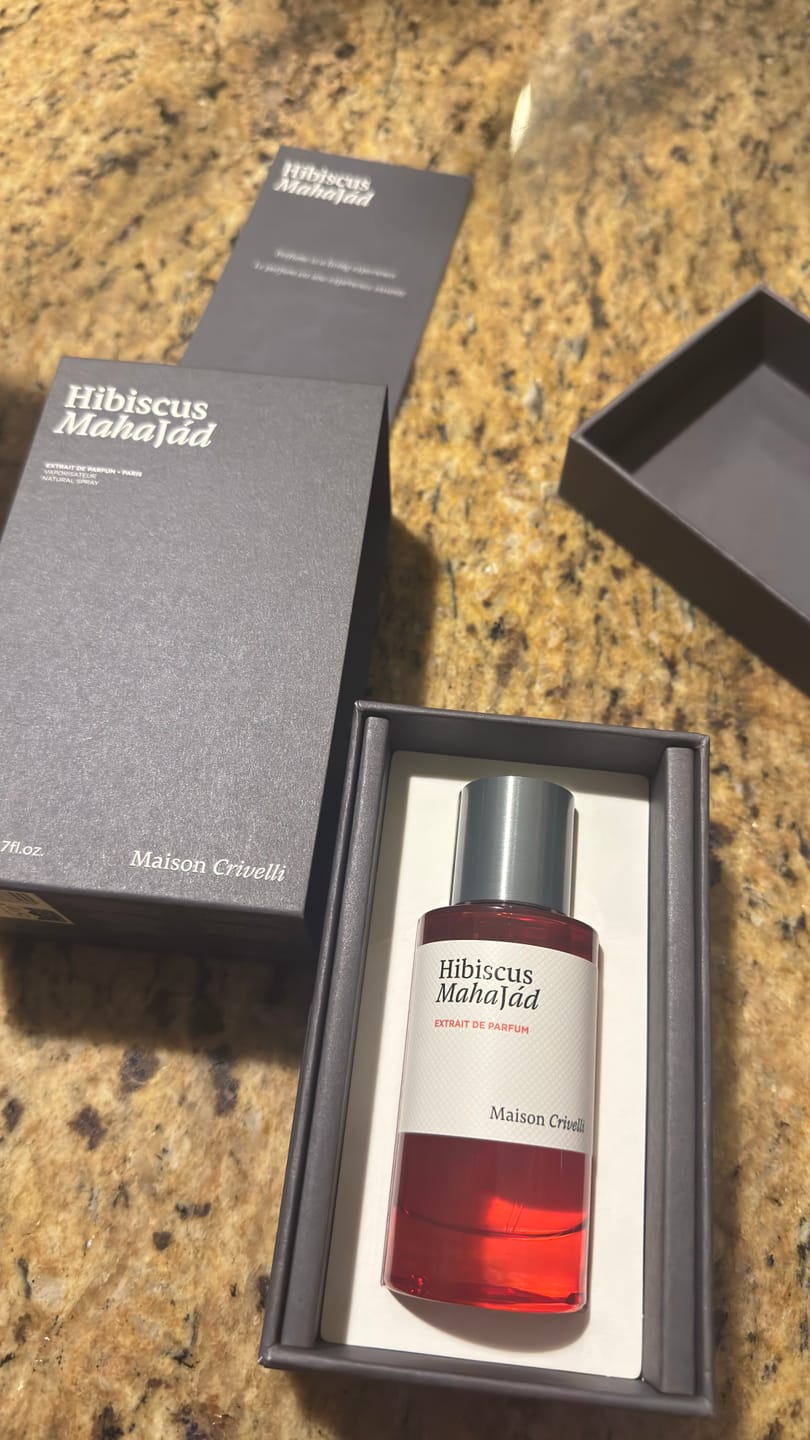 Customer photo review of Hibiscus Mahajád Extrait de Parfum 50 ml Maison Crivelli