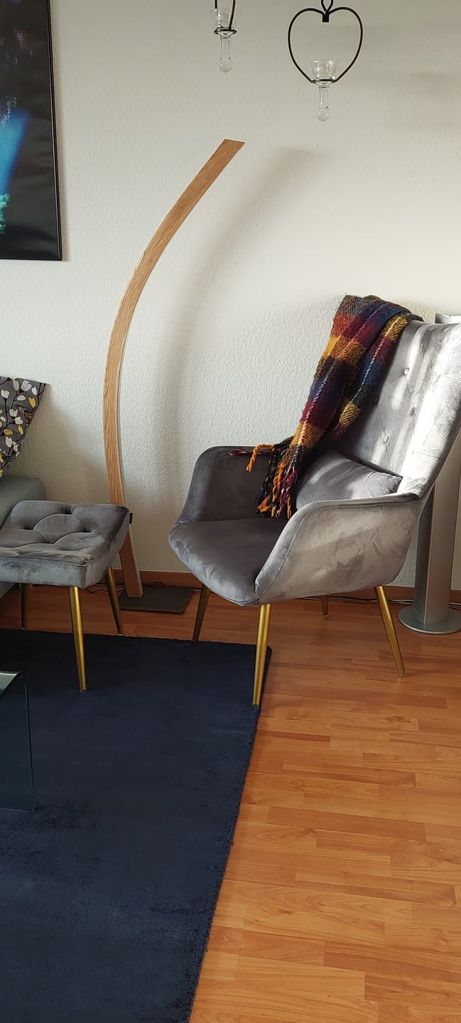 Customer photo review of Designer Stehlampe aus Massivholz, LED-Leuchte geschwungen - Solara
