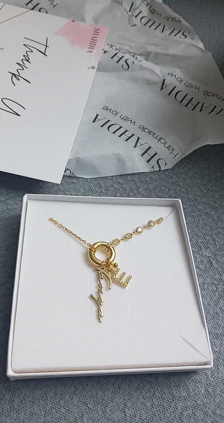 Customer photo review of Fia Kette Signatur Buchstabe