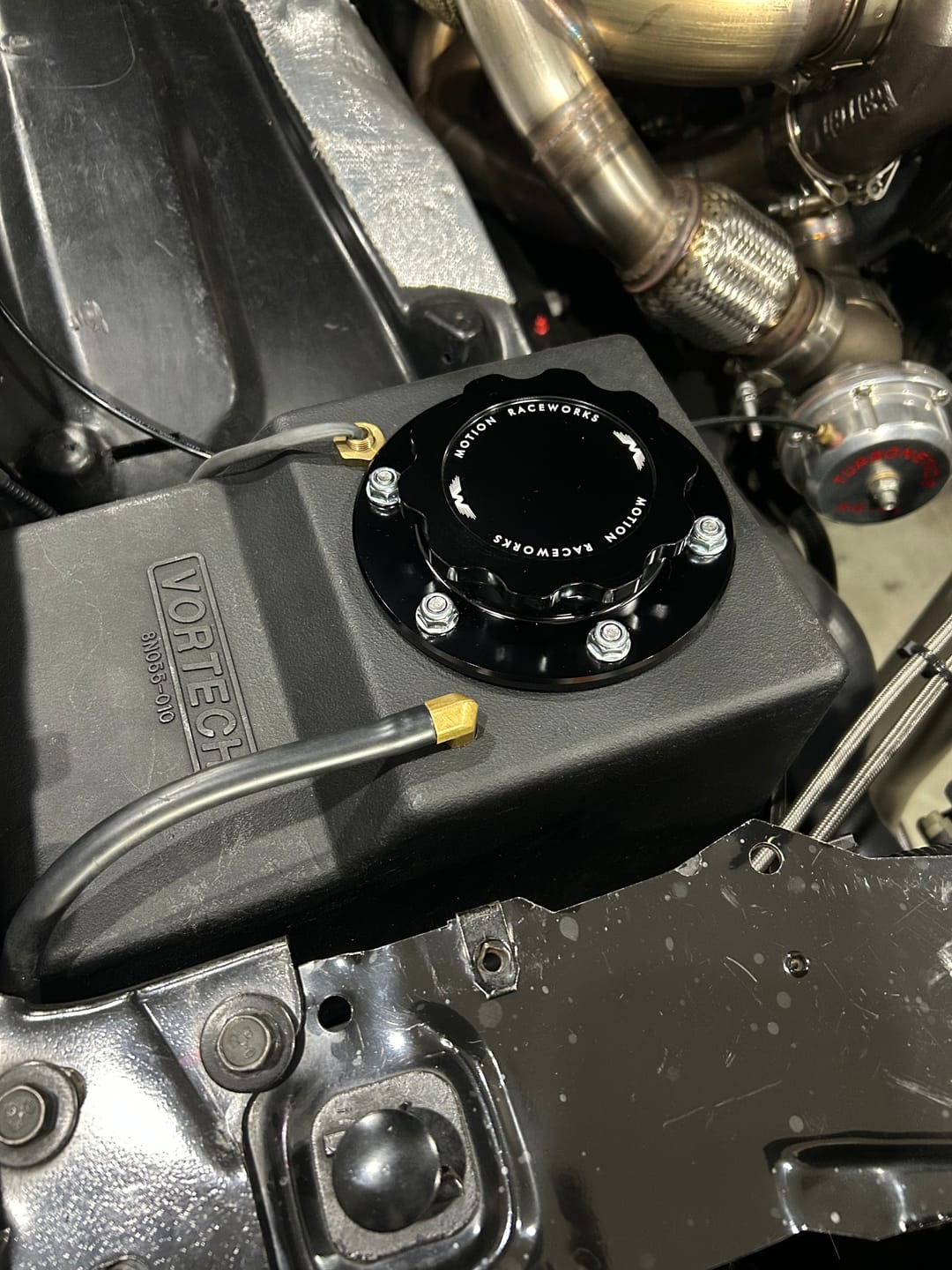 Customer photo review of Motion Billet Fuel Cap (Screw on) 6 bolt w/ Seal and Hardware 27-140