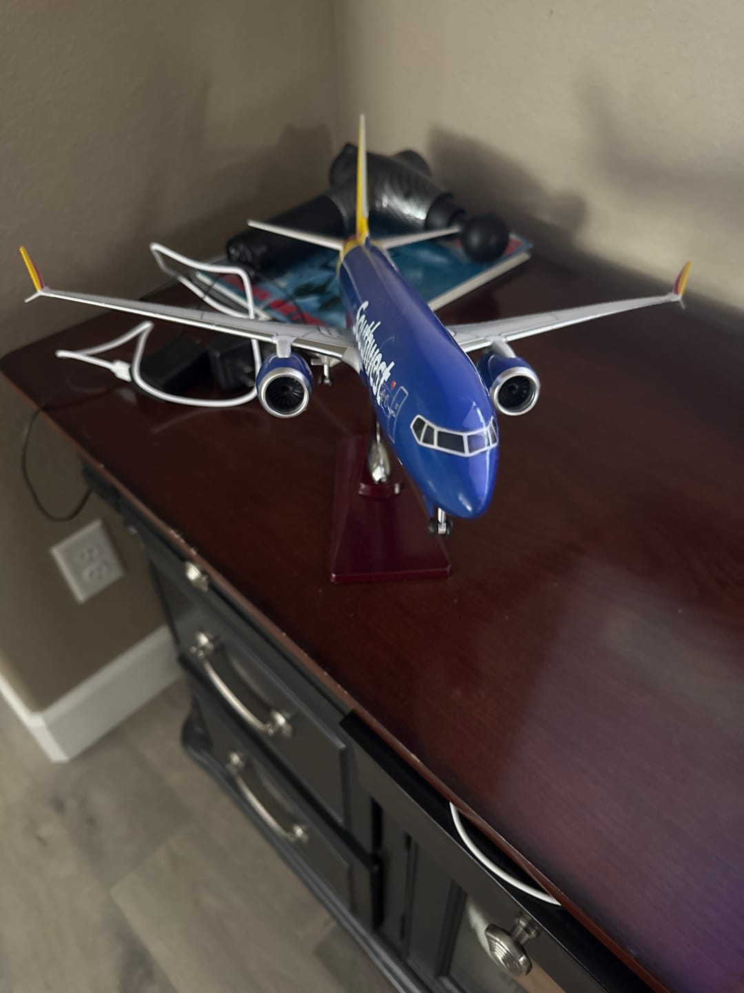 Customer photo review of Boeing 737 MAX 8 Southwest 1:80 – 47 cm / 18.5 in – LED Lights (PRE ORDER)