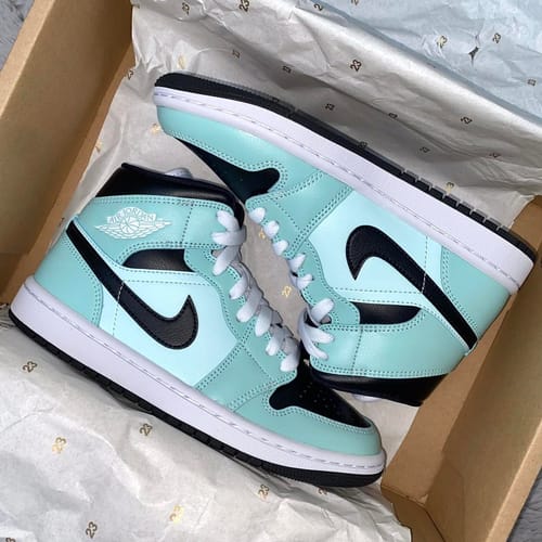 Customer photo review of Air Jordan 1 Mid Aqua Black Wmns