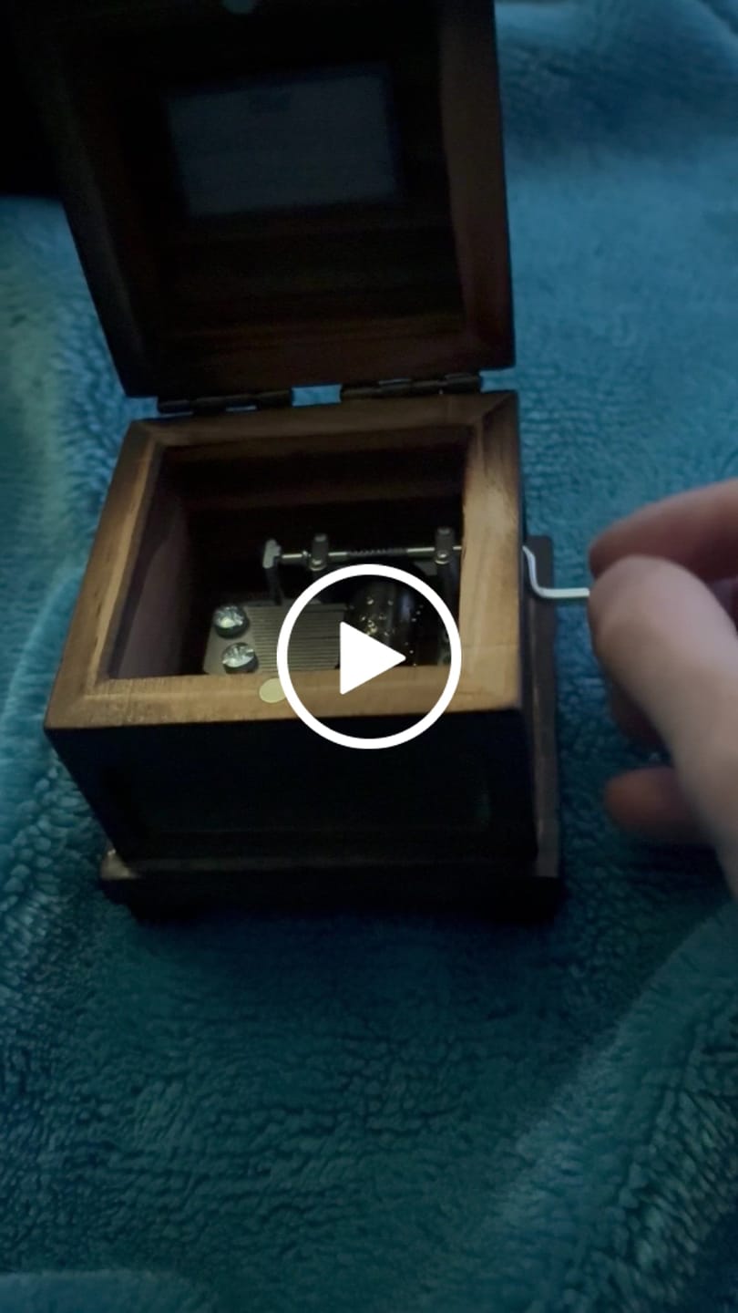 Customer video review of Phasmophobia Music Box