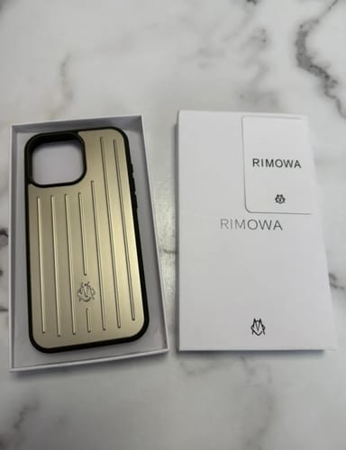 Customer photo review of Rimowa Titanium Case