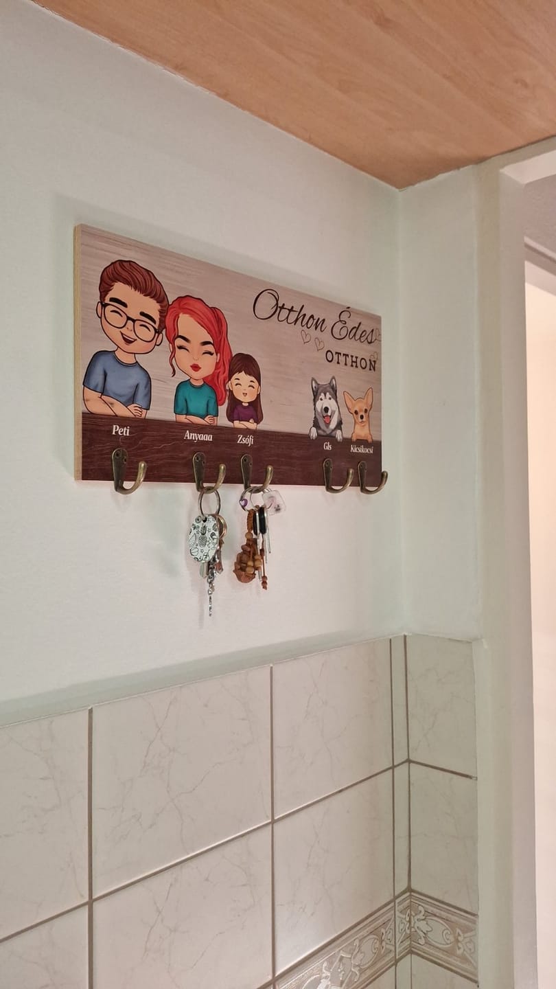 Customer photo review of Szívből Faragva ™ - Személyre Szabott Fa Kulcstartó