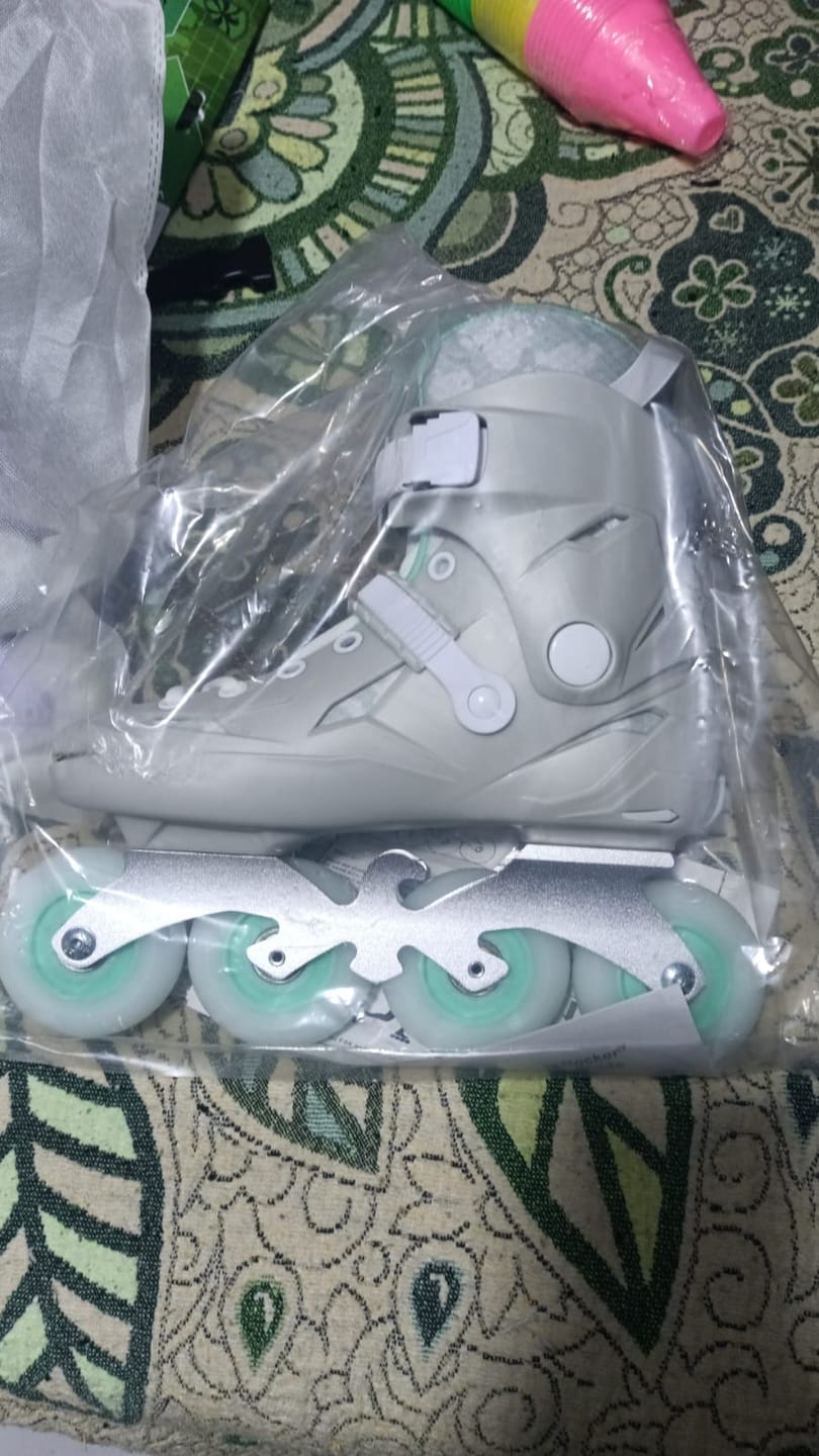 Customer photo review of Flying Eagle X3 Shrike Pearl Skates