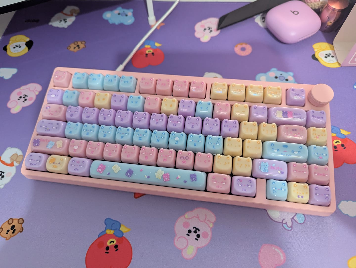 Customer photo review of KiiBOOM Meow Pudding PC Keycap Set