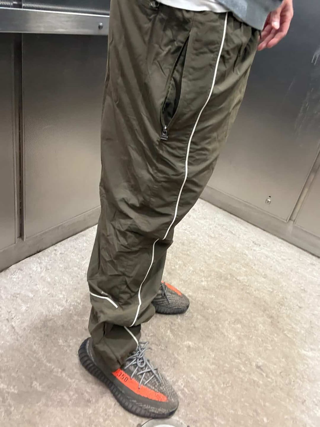Customer photo review of Nike Vintage Track Pants SUPER RARE 2000s Khaki (L)