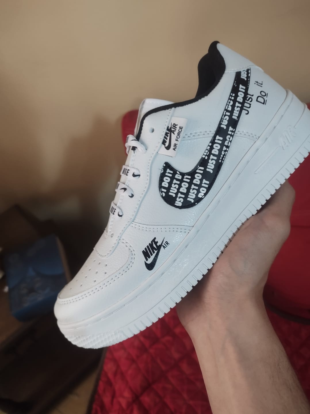 Customer photo review of Tenis 270 Blanco Negro Negro
