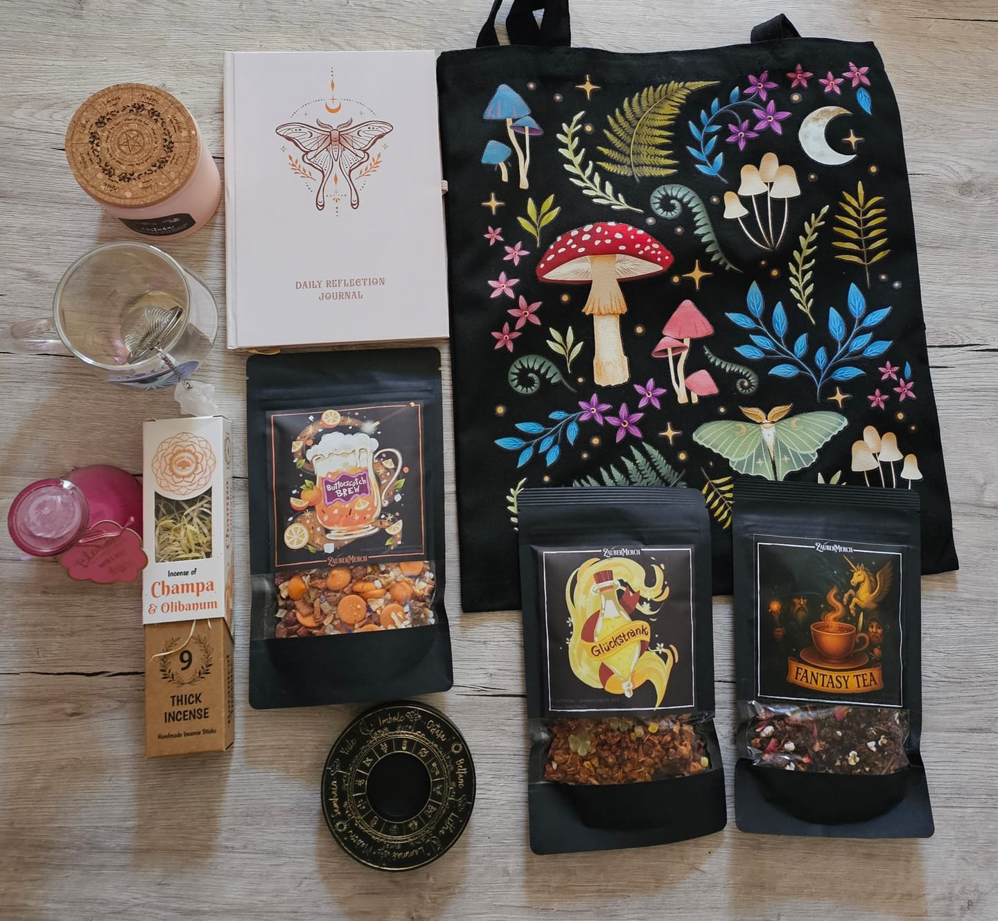 Customer photo review of Witchy Box APRIL (Monatlich wechselnd & limtiert)