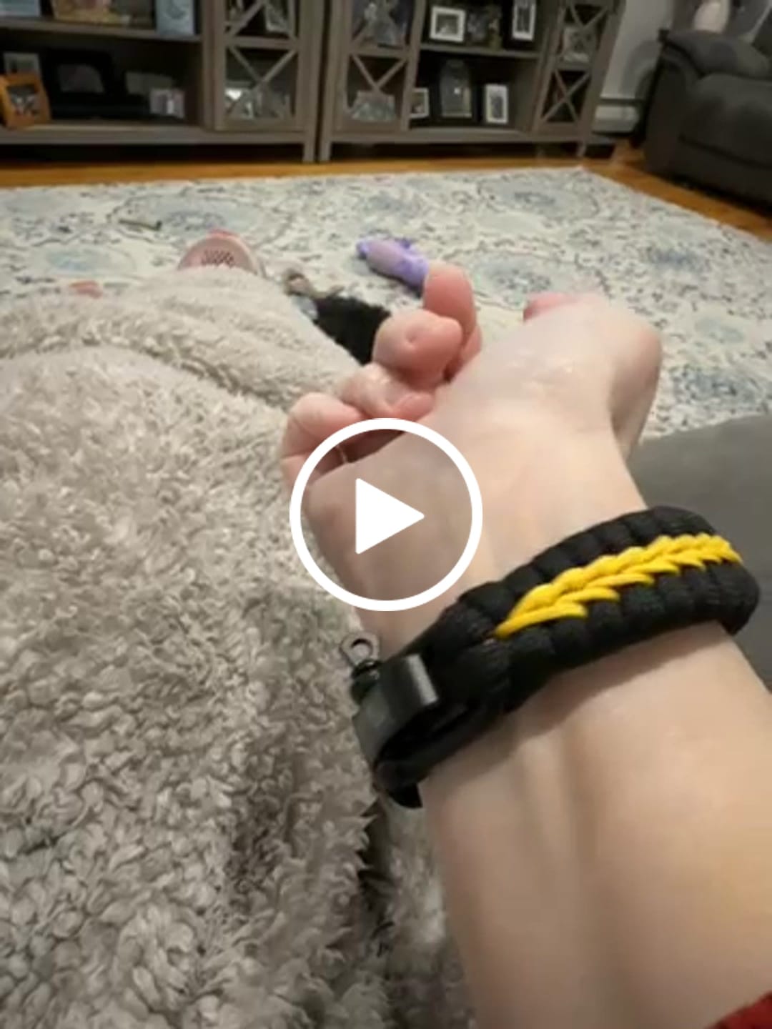Customer video review of Keep Moving Forward - Paracord Bracelet