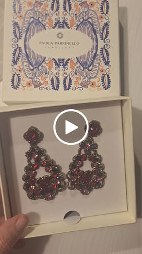 Customer video review of Orecchini Cuore in Gabbia red