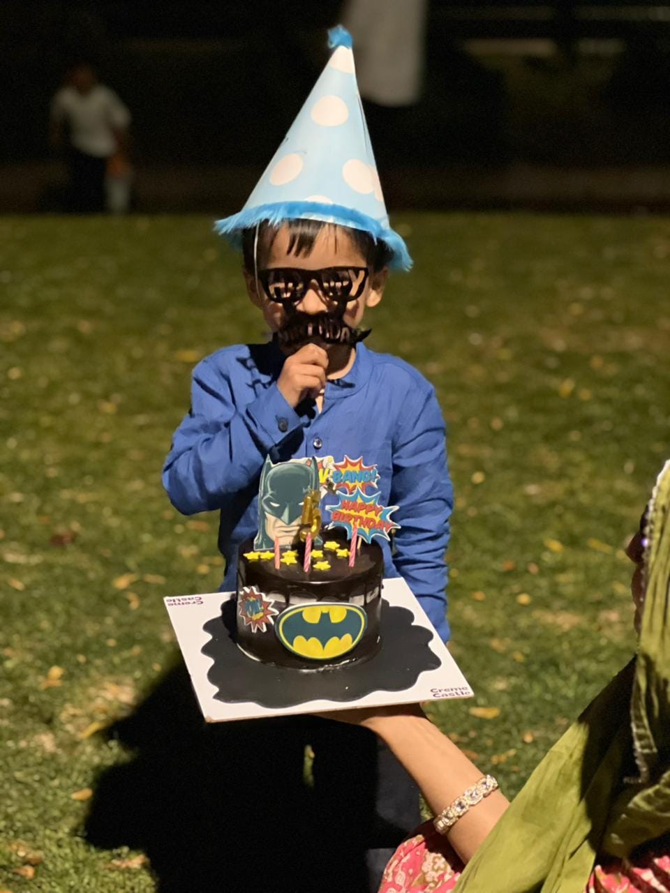 Customer photo review of Batman Drip Design Cake
