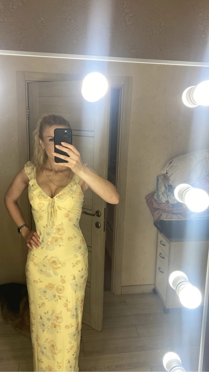 Customer photo review of Adelheid Floral Print Plunge Maxi Dress