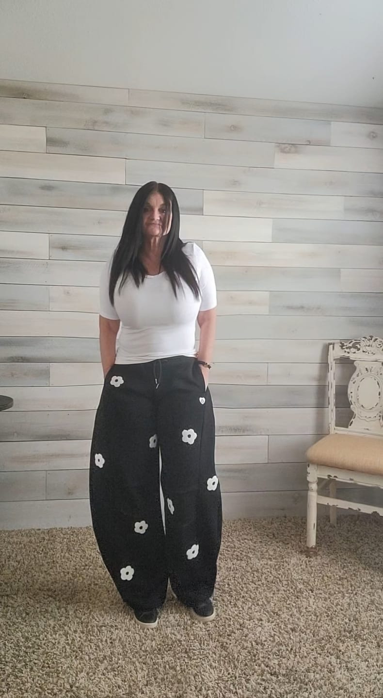 Customer photo review of Aelfric Eden Floral Embroidery Baggy Barrel Sweatpants