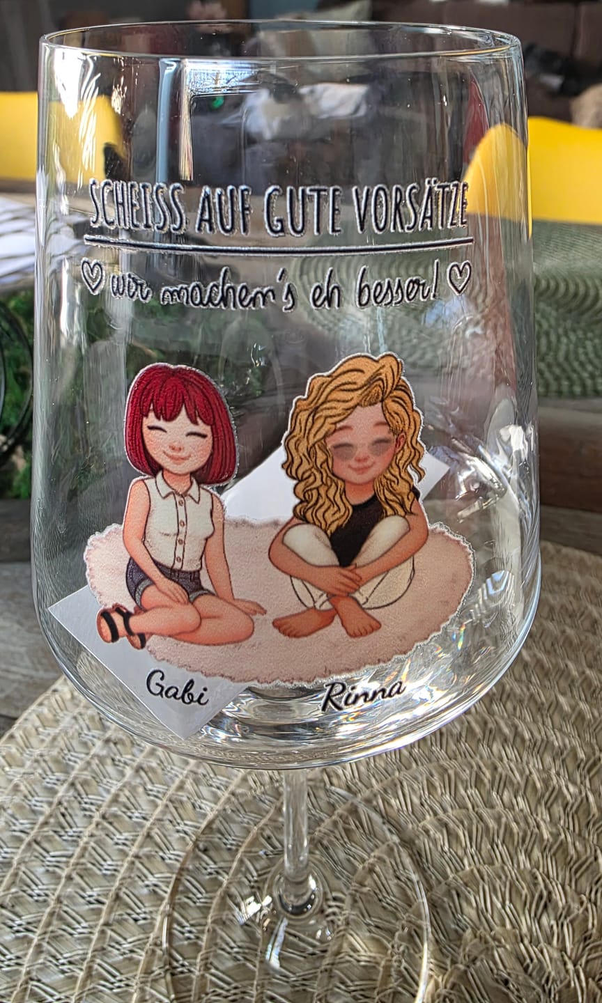 Customer photo review of Auf uns - Personalisiertes Weinglas für beste Freundinnen