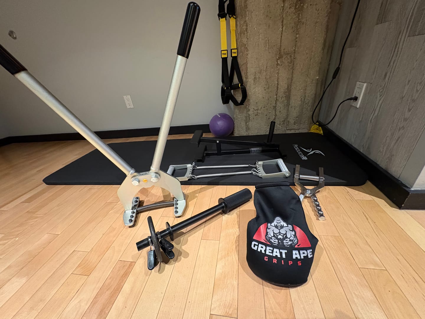 Customer photo review of GREAT APE GRIPS - BLACK