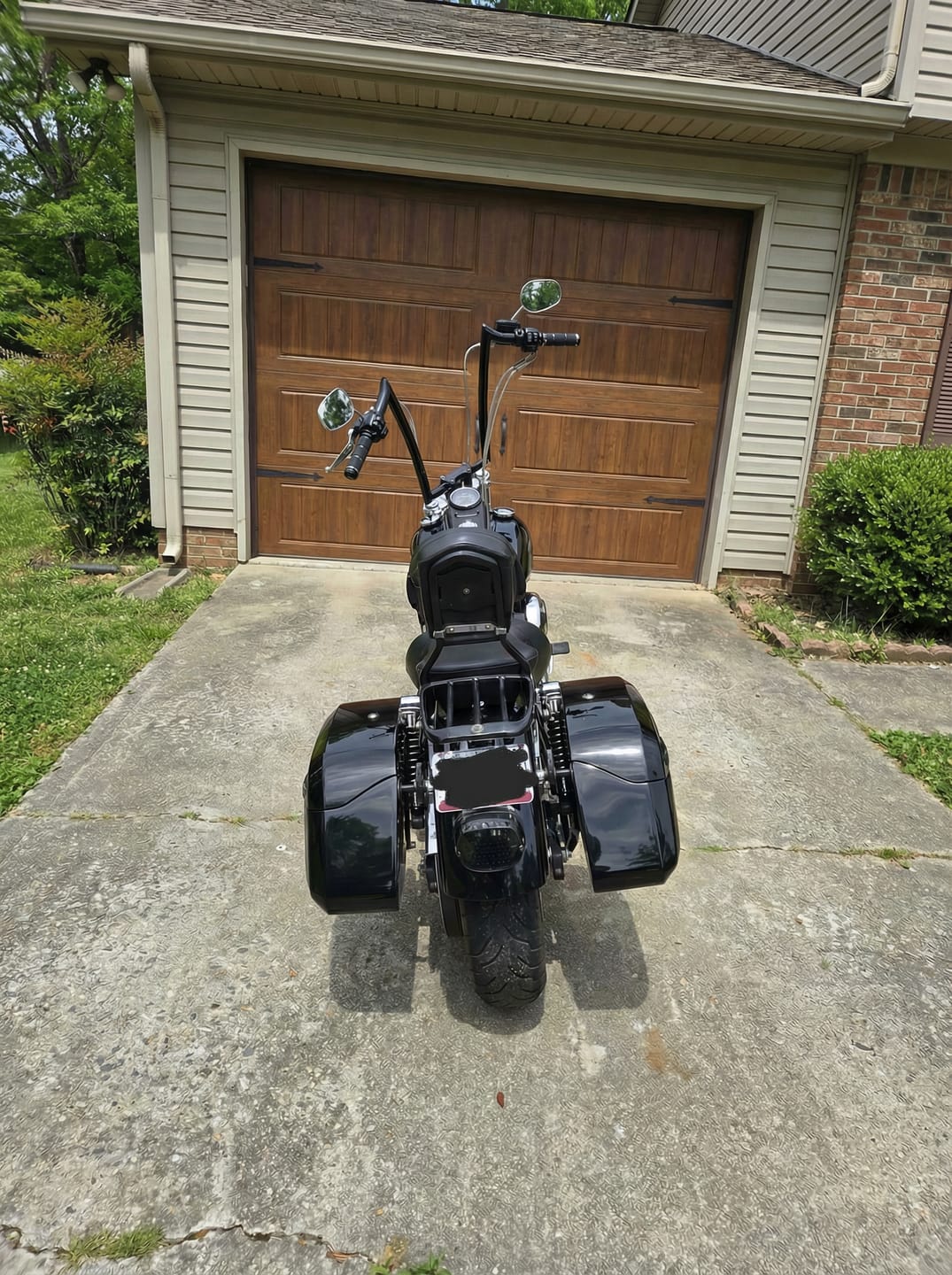 Customer photo review of 36L - Lamellar Raven Extra Large Shock Cut-out Painted Hard Saddlebags for Harley Dyna Street Bob FXDB/I