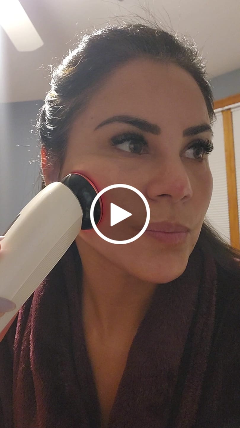 Customer video review of INIA Complete Contour & Eye Kit