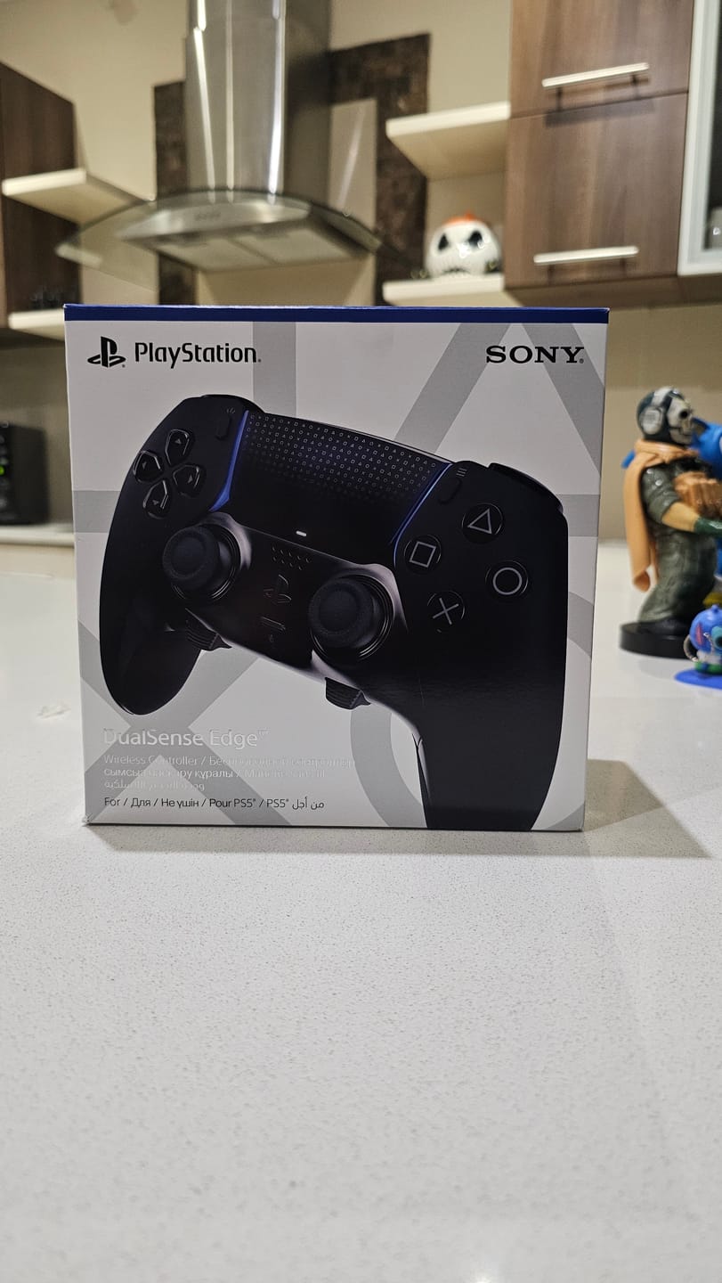 Customer photo review of PlayStation 5 (PS5) DualSense Edge Wireless Controller - Midnight Black