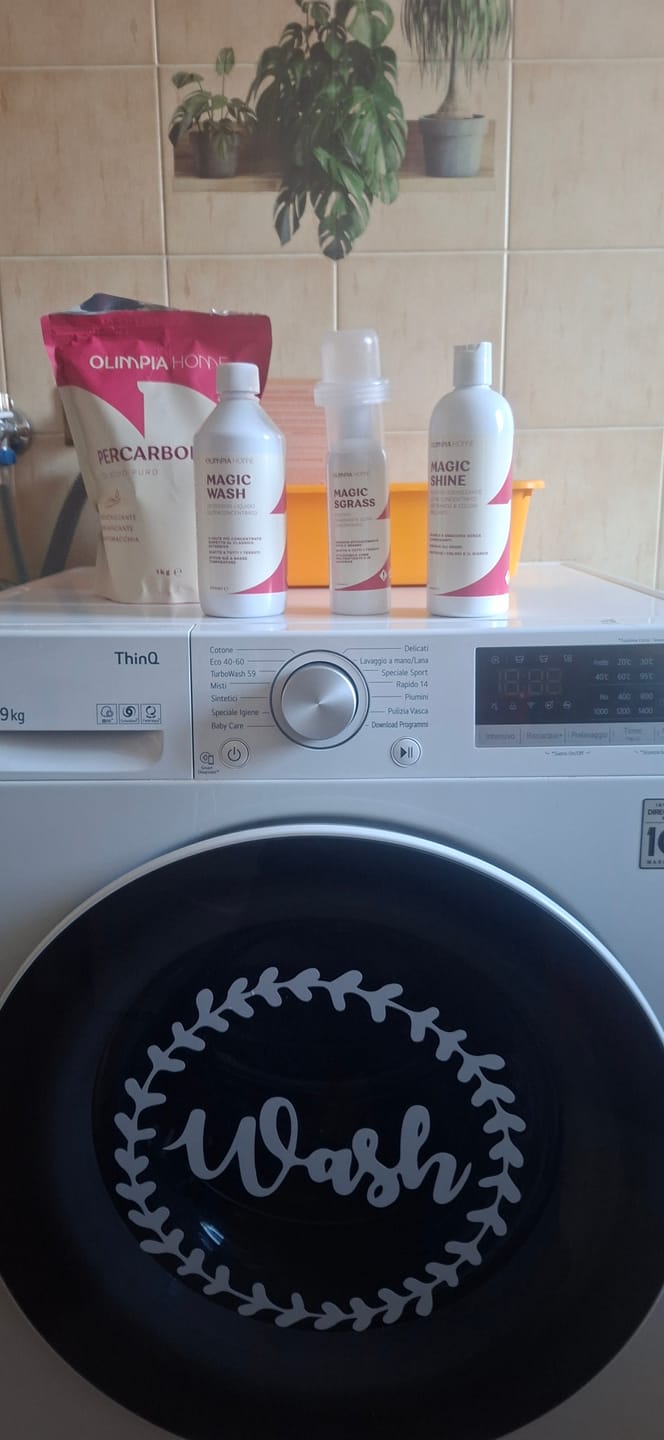 Customer photo review of Magic Shine - Additivo Igienizzante Ultra Concentrato per Bianco & Colori Brillanti Ml.400