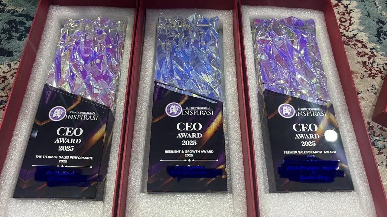 Customer photo review of Design H Crystal Trophy