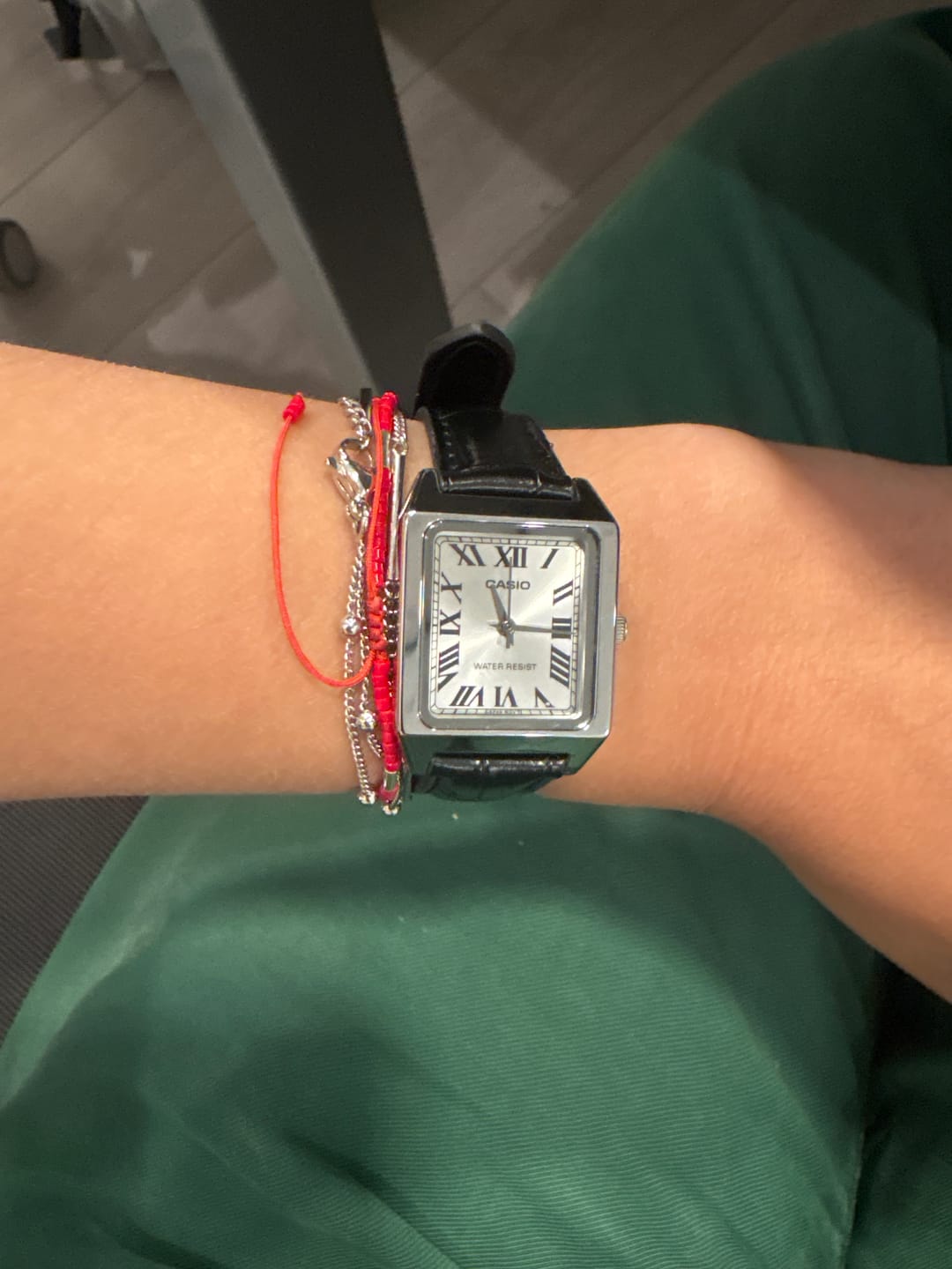 Customer photo review of Reloj Casio Tank Análogo LTP-V007L-7B1UDF Cuero Dial Plateado