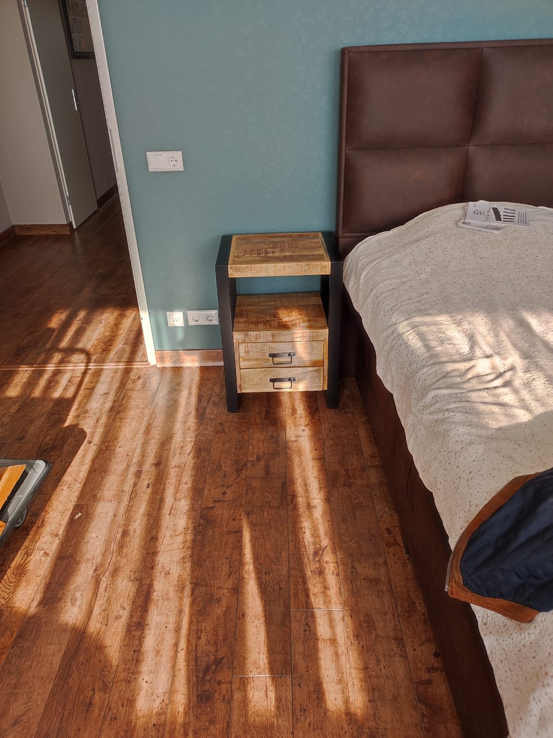 Customer photo review of Mango Houten Nachtkastje Britt | 50x40x70cm Tijdloos & Handgemaakt Design