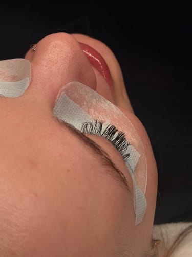 Customer photo review of Extra Strong - Lash Extension Glue