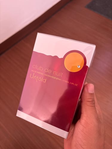 Reseña con foto de un cliente sobre Perfume Armaf Club de Nuit Untold EDP