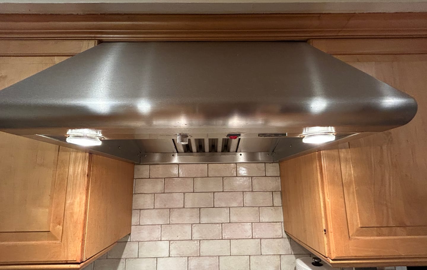 Customer photo review of 3-Pack / 6-Pack / 15-Pack Value PAR20 50W Halogen Light Bulbs – Dimmable 2700K Warm White, E26 Base for Recessed, Track, and Ceiling Lighting