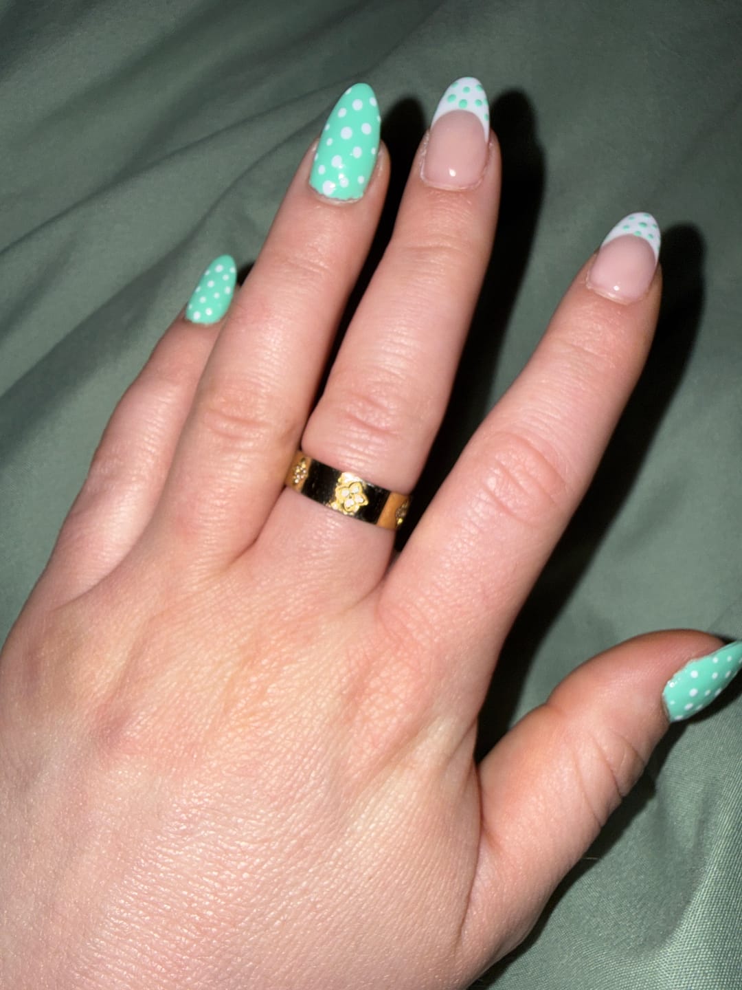 Customer photo review of Gold Crystal Clover Band Ring