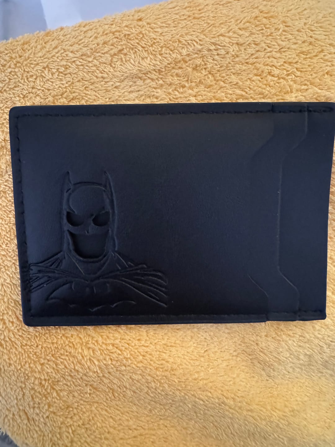 Customer photo review of Cartera Identidad Oscura