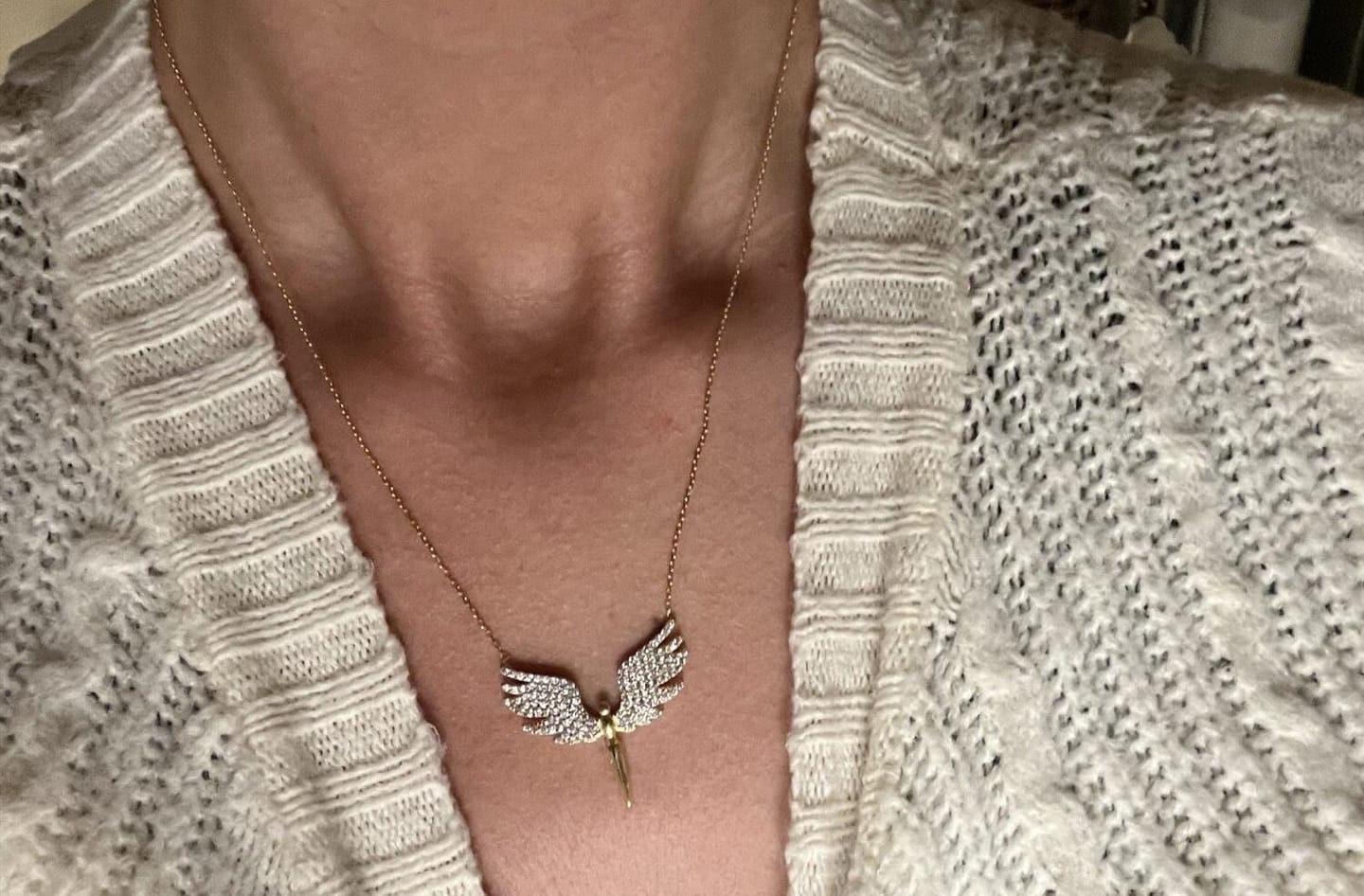 Customer photo review of Engel Halskette
