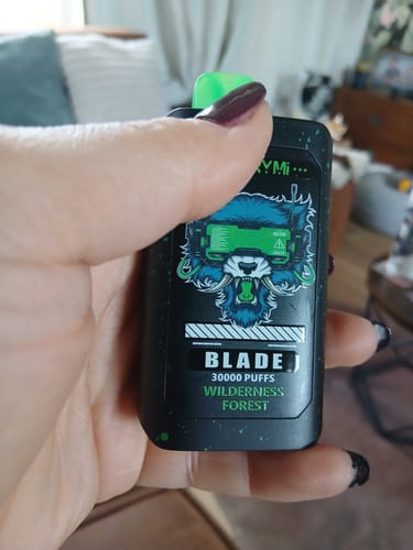 Customer photo review of Merry-Mi - Blade 30K - Puff Jetable / Vape Disposable - 5% nicotine