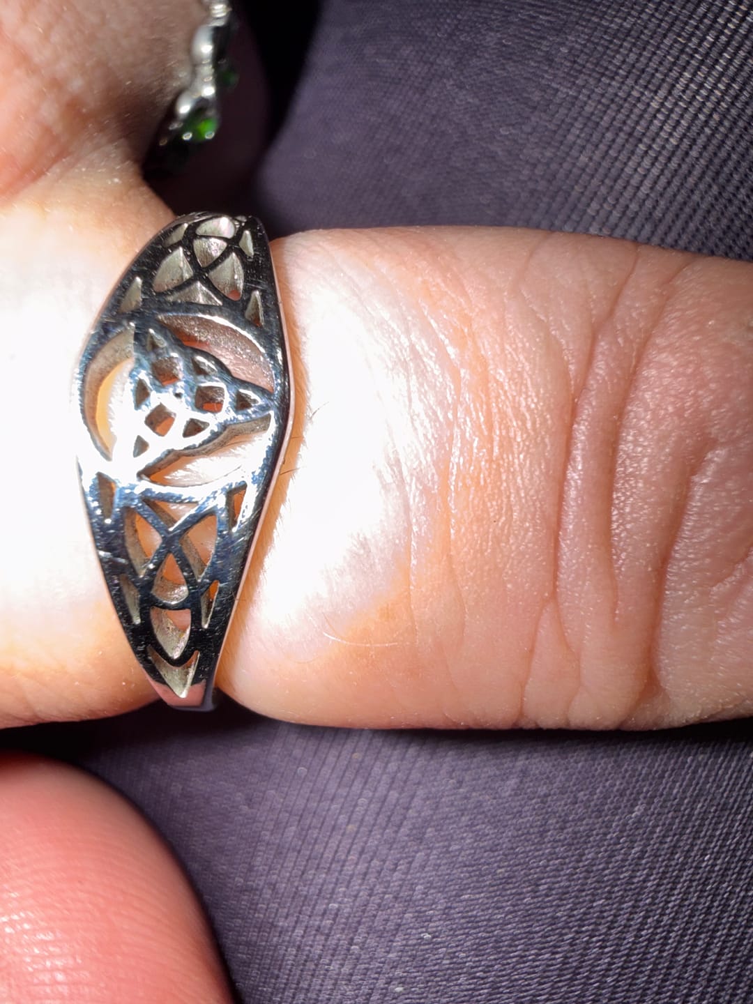 Customer photo review of Titanium Steel Celtic Knot Hollow Ring (Retro Ethnic Style)