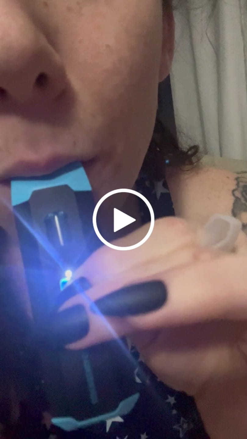 Customer video review of 3 Gram HHC + THC-P Vape Pen | Strawberry Cheesecake - Indica