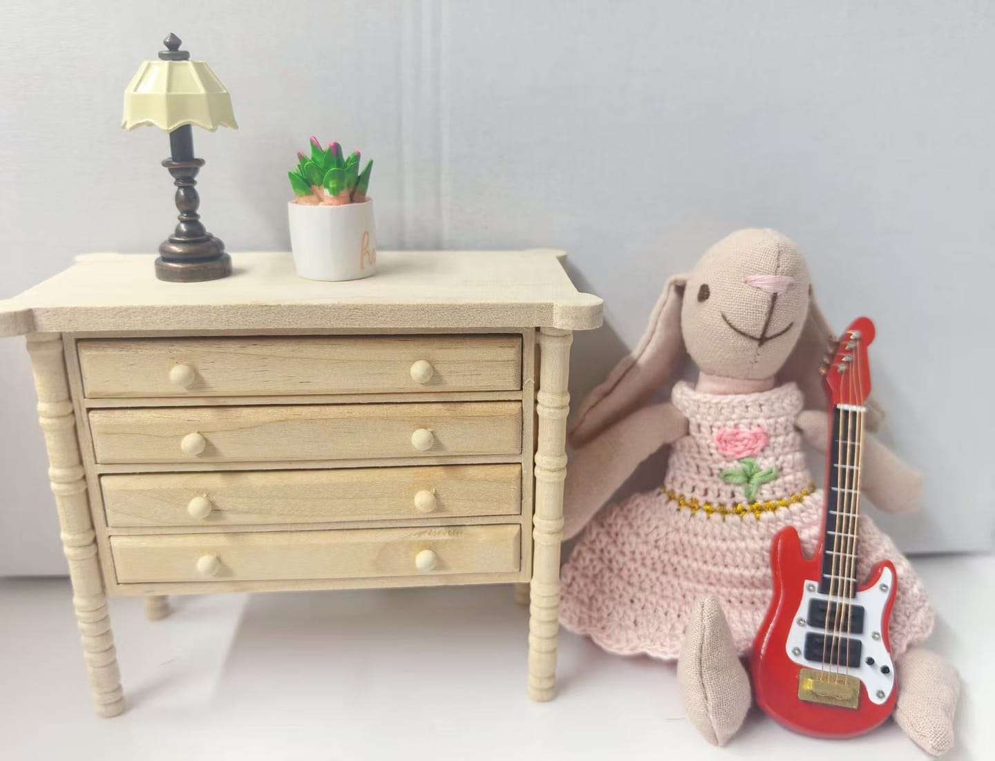 Customer photo review of Wooden Chest of Drawers – 1:12 Scale Dollhouse Furniture