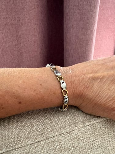 Customer photo review of Magneva Rannekoru – Kehon ja mielen tasapainoon