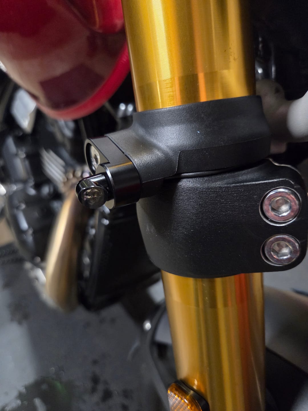 Customer photo review of Triumph Speed 400 & Scrambler 400  Low Profile Plug & Play Front Turn Signal Kits