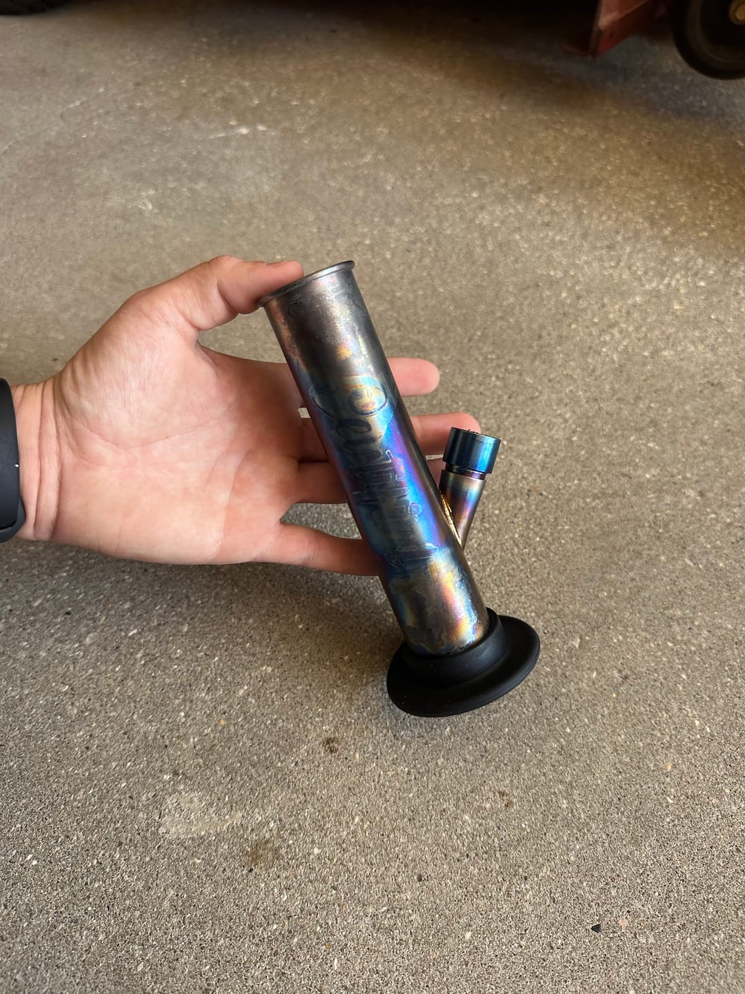 Customer photo review of DangleBong™️ Titanium Water Pipe